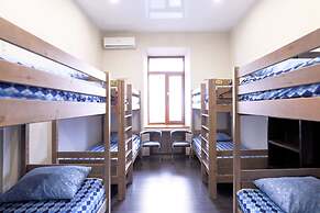 VLADSTAR Inn - Hostel