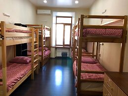 VLADSTAR Inn - Hostel