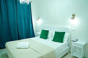 Bee Queen Hotel