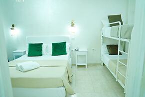 Bee Queen Hotel