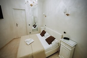 Bee Queen Hotel