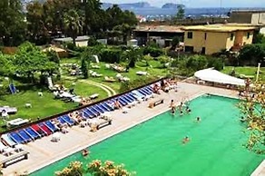 Hotel & Resort Bee Queen