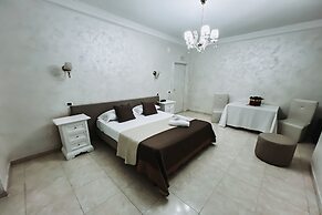Bee Queen Hotel