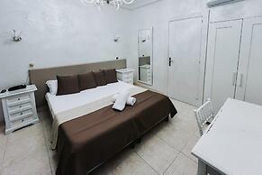 Bee Queen Hotel