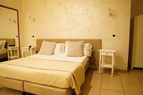 Bee Queen Hotel