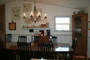 Carriage Corner Bed & Breakfast