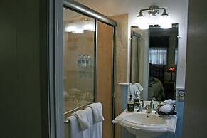 Carriage Corner Bed & Breakfast