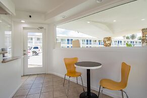 Motel 6 San Bernardino, CA - Downtown