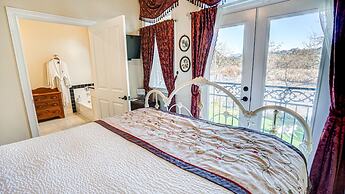 The River Belle Inn