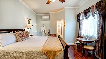 The River Belle Inn