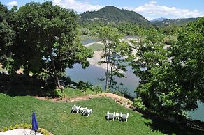 The River Belle Inn