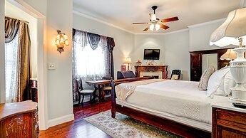 The River Belle Inn