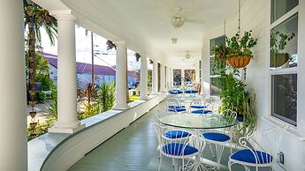 The River Belle Inn