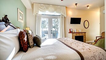 The River Belle Inn