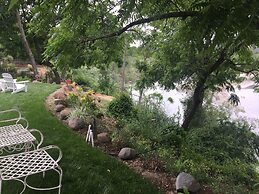 The River Belle Inn