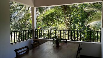 Riverside Homestay Apartments