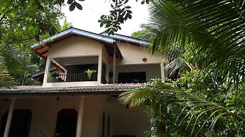 Riverside Homestay Apartments