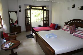 Riverside Homestay Apartments