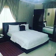 Tenache Hotels