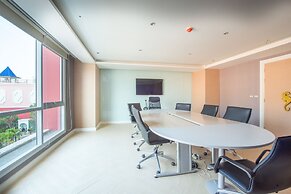 Grande Caribbean Condotel by Narintorn