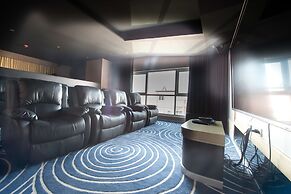 Grande Caribbean Condotel by Narintorn