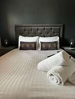 The Horseshoe and Castle