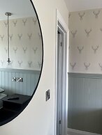 The Horseshoe and Castle