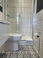 The Horseshoe and Castle