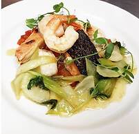 The Horseshoe and Castle