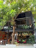 Yotaka The Hostel