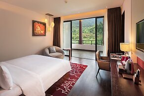 Hilton Linzhi Resort