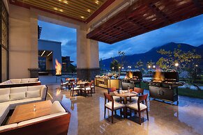 Hilton Linzhi Resort