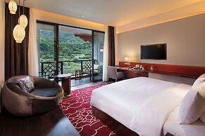 Hilton Linzhi Resort