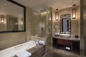 Hilton Linzhi Resort