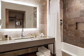 Hyatt Regency Lake Washington at Seattle’s Southport