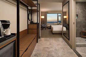 Hyatt Regency Lake Washington at Seattle’s Southport