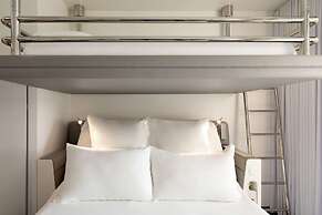 YOTEL Boston