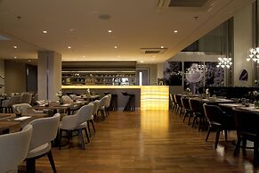 NH Curitiba The Five