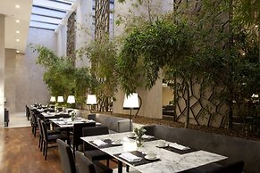 NH Curitiba The Five