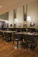 NH Curitiba The Five