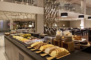 NH Curitiba The Five