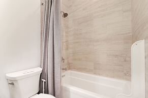 Roami at Bourbon Place