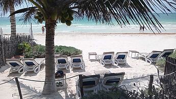 Playa Las Palmas Glamping Tulum