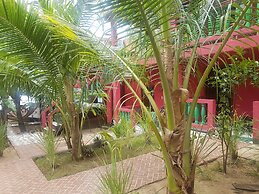 Las Palmeras Beachfront Hotel