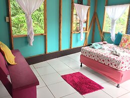 Las Palmeras Beachfront Hotel