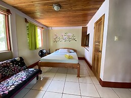 Las Palmeras Beachfront Hotel