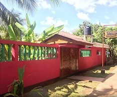 Las Palmeras Beachfront Hotel