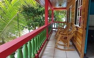 Las Palmeras Beachfront Hotel