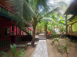 Las Palmeras Beachfront Hotel