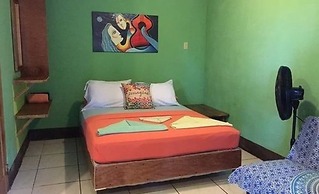 Las Palmeras Beachfront Hotel